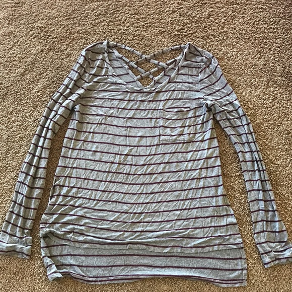 Glitz Tops - Glitz long sleeve striped high low top size large